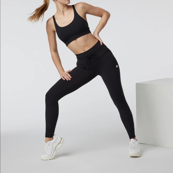 Vuori size small black daily legging - Picture 3 of 4